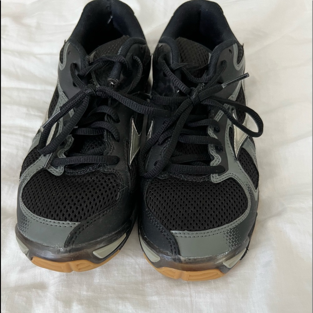 Mizuno womens volleyball shoes